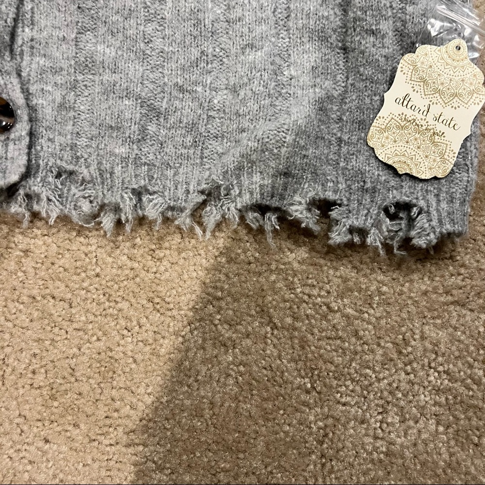 cropped distressed cardigan - Picture 3 of 5